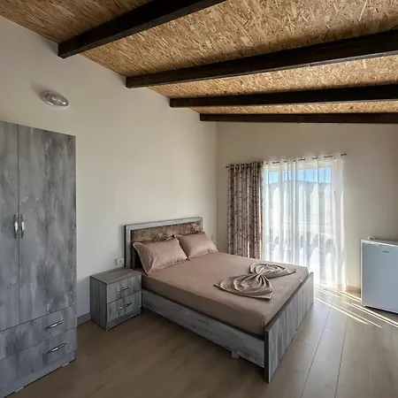 Piceri Rodoni And Dıraç